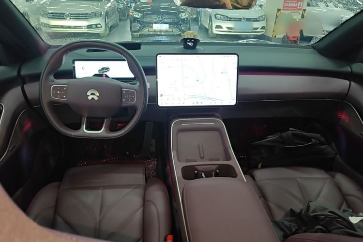 Used Nio ET5T 2025 75 kWh Touring Center Console