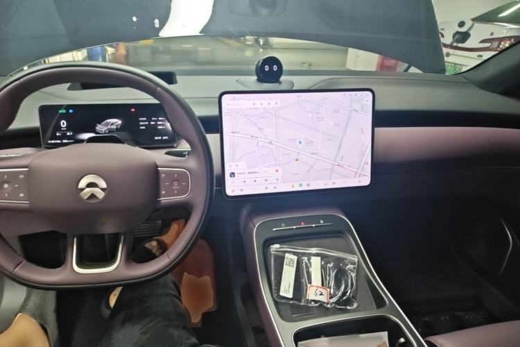 Used Nio ET5T 2025 75 kWh Touring Center Console