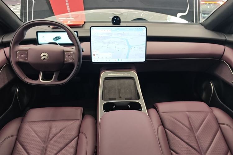 Used Nio ET5T 2025 75 kWh Touring Center Console