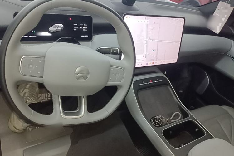 Used Nio ET5T 2025 75 kWh Touring Center Console