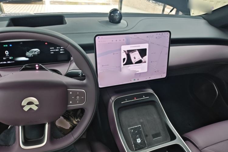 Used Nio ET5T 2025 75 kWh Touring Center Console