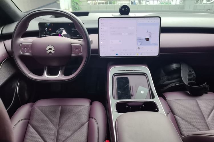 Used Nio ET5T 2025 75 kWh Touring Center Console