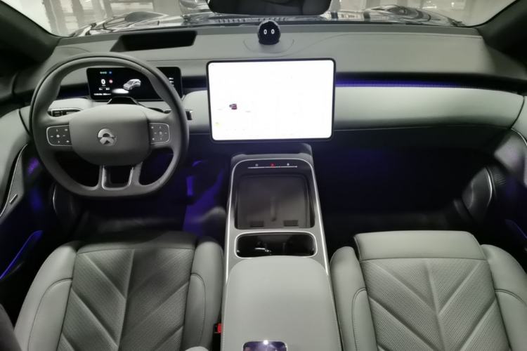 Used Nio ET5T 2025 75 kWh Touring Center Console