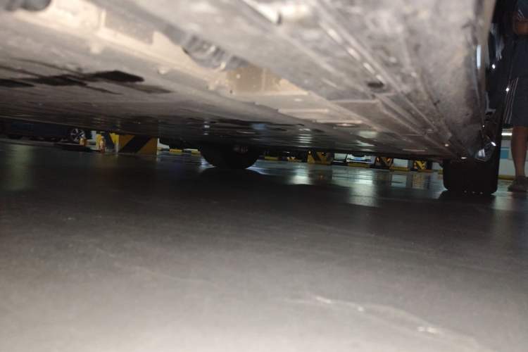 Used Nio ET5T 2025 75 kWh Touring Chassis Front Left