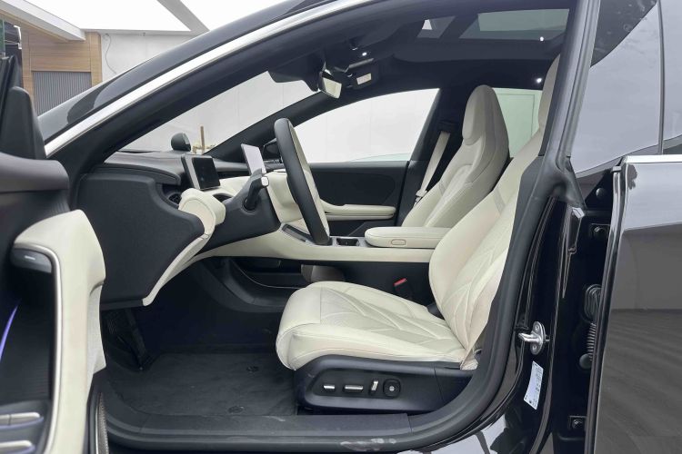 Used Nio ET5T 2025 75 kWh Touring Driver Seat