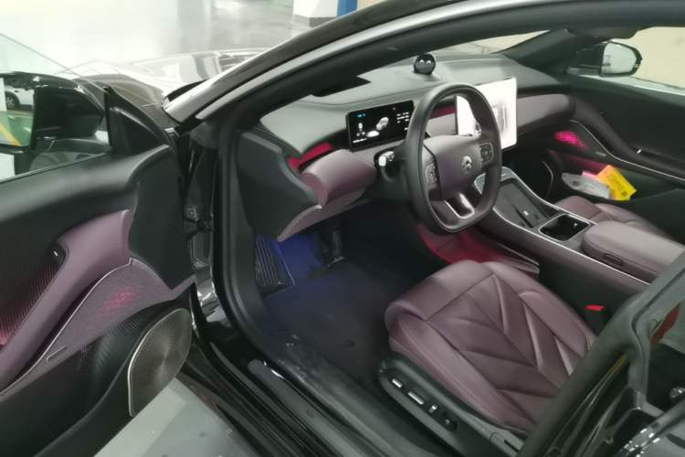 Used Nio ET5T 2025 75 kWh Touring Driver Seat