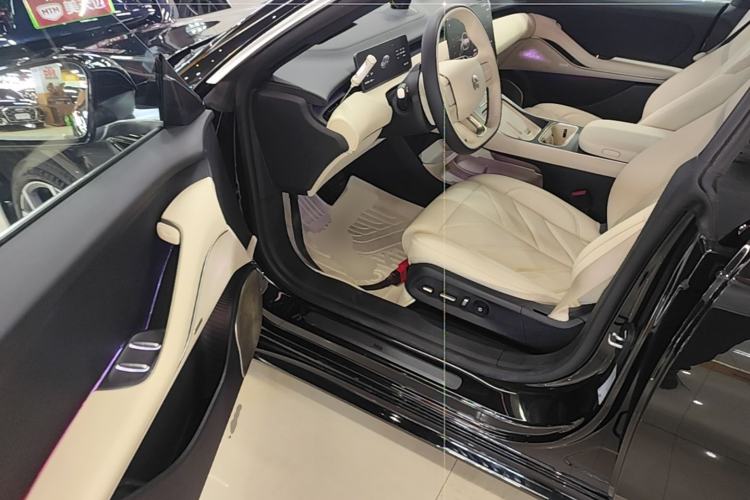 Used Nio ET5T 2025 75 kWh Touring Driver Seat