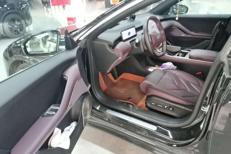 Used Nio ET5T 2025 75 kWh Touring Driver Seat
