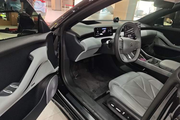 Used Nio ET5T 2025 75 kWh Touring Driver Seat
