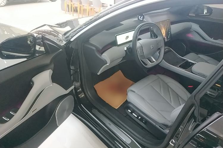 Used Nio ET5T 2025 75 kWh Touring Driver Seat