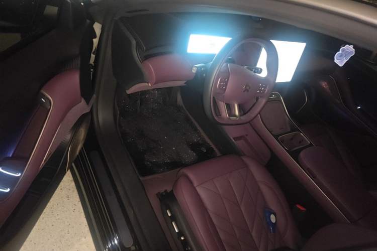Used Nio ET5T 2025 Model Shadow Package Limited Edition, 75kWh Touring Driver Seat