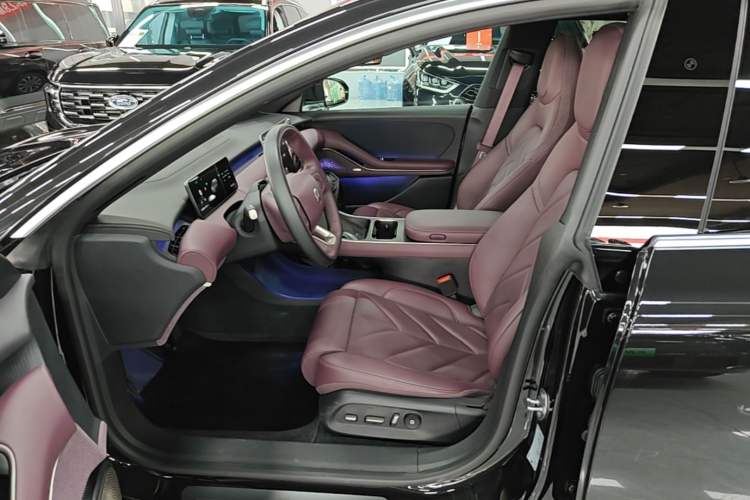 Used Nio ET5T 2025 75 kWh Touring Driver Seat