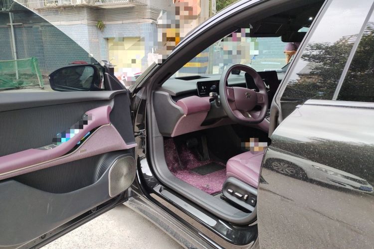 Used Nio ET5T 2025 75 kWh Touring Driver Seat