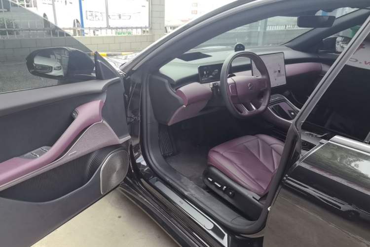Used Nio ET5T 2025 75 kWh Touring Driver Seat