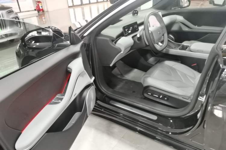 Used Nio ET5T 2025 75 kWh Touring Driver Seat