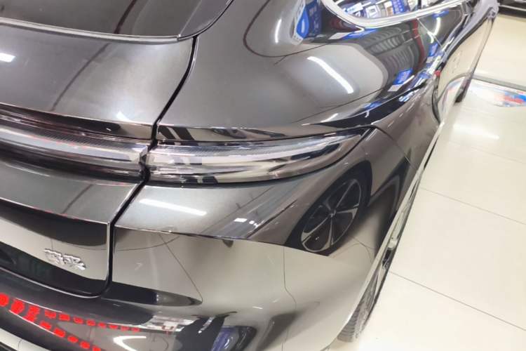 Used Nio ET5T 2025 75 kWh Touring Exterior 3