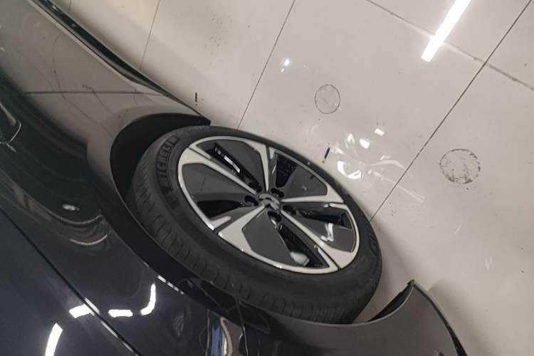 Used Nio ET5T 2025 75 kWh Touring Exterior 4