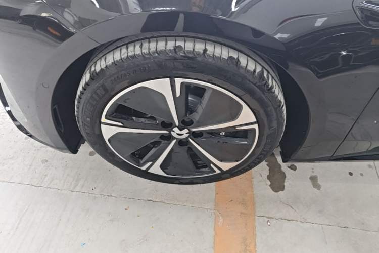 Used Nio ET5T 2025 75 kWh Touring Exterior 4
