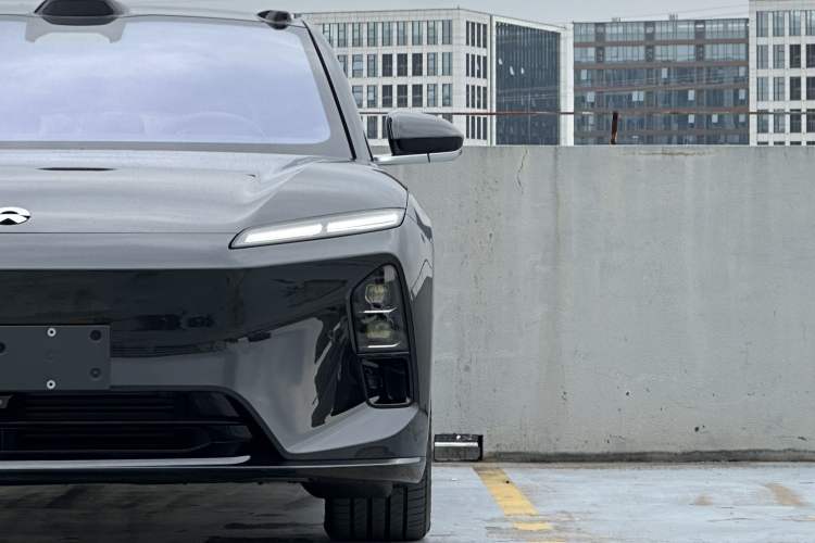 Used Nio ET5T 2025 75 kWh Touring Exterior 8