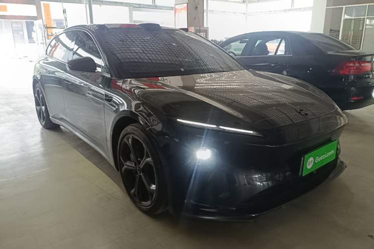 Used Nio ET5T 2025 75 kWh Touring Front Right 45 Deg