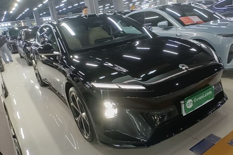 Used Nio ET5T 2025 75 kWh Touring Front Right 45 Deg