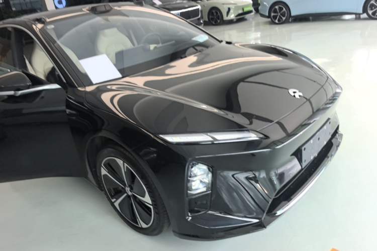 Used Nio ET5T 2025 75 kWh Touring Front Right 45 Deg