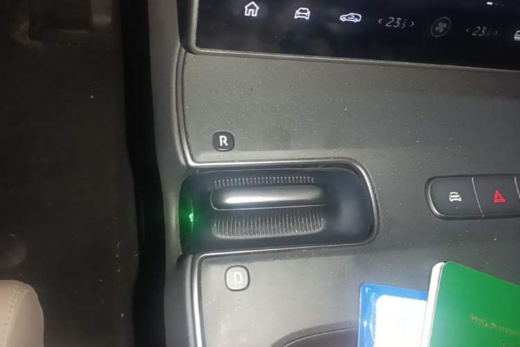 Used Nio ET5T 2025 75 kWh Touring Gear Lever