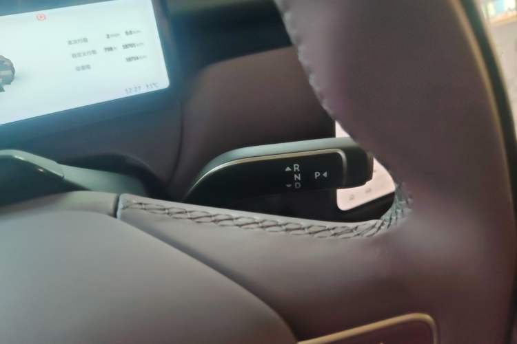 Used Nio ET5T 2025 75 kWh Touring Gear Lever