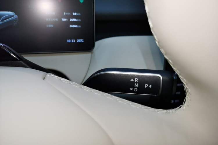 Used Nio ET5T 2025 75 kWh Touring Gear Lever