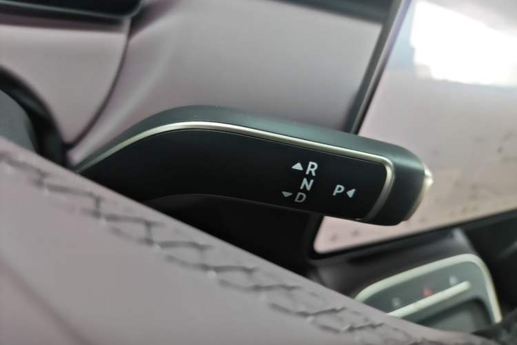 Used Nio ET5T 2025 Model Champion Commemorative Edition, 75kWh Touring Gear Lever