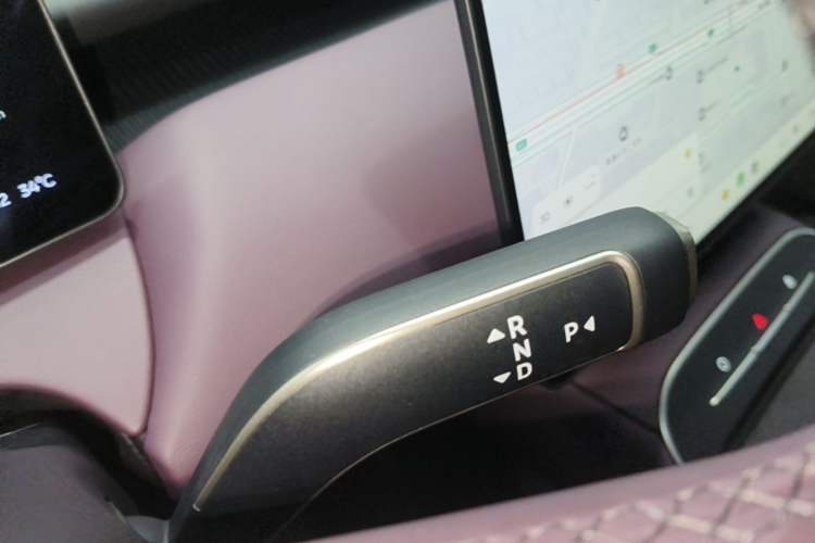 Used Nio ET5T 2025 75 kWh Touring Gear Lever