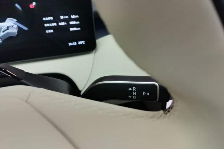 Used Nio ET5T 2025 75 kWh Touring Gear Lever