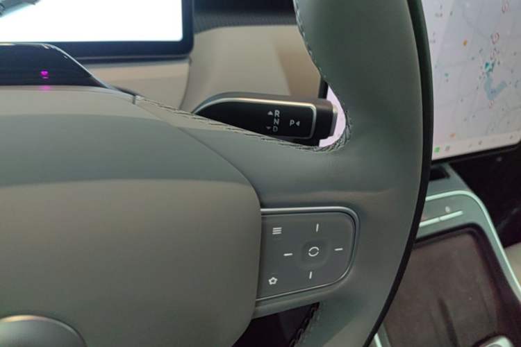 Used Nio ET5T 2025 75 kWh Touring Gear Lever