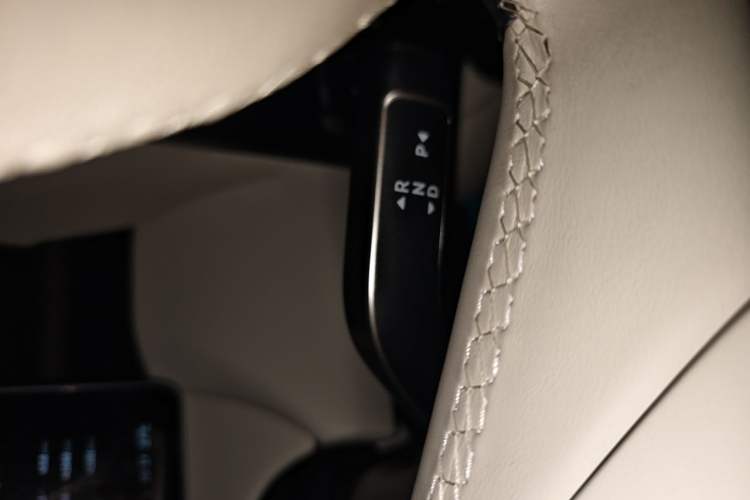 Used Nio ET5T 2025 75 kWh Touring Gear Lever