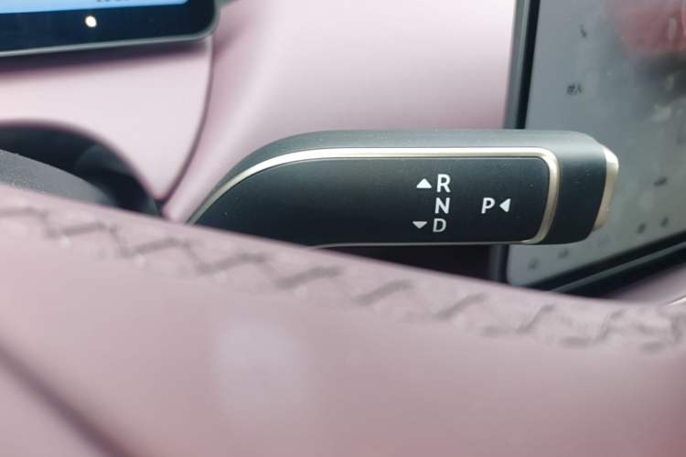 Used Nio ET5T 2025 75 kWh Touring Gear Lever