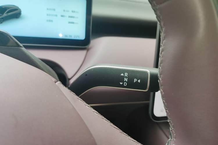 Used Nio ET5T 2025 75 kWh Touring Gear Lever