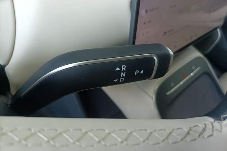 Used Nio ET5T 2025 75 kWh Touring Gear Lever