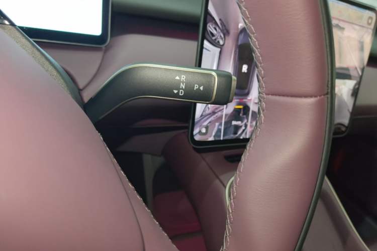 Used Nio ET5T 2025 75 kWh Touring Gear Lever