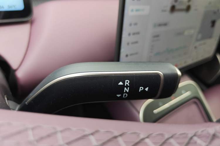 Used Nio ET5T 2025 75 kWh Touring Gear Lever