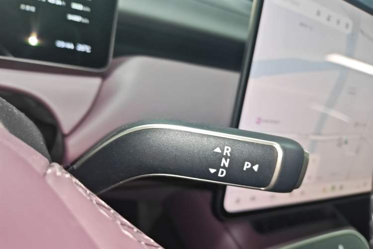 Used Nio ET5T 2025 75 kWh Touring Gear Lever
