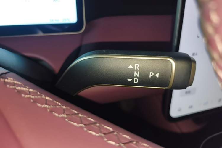 Used Nio ET5T 2025 75 kWh Touring Gear Lever