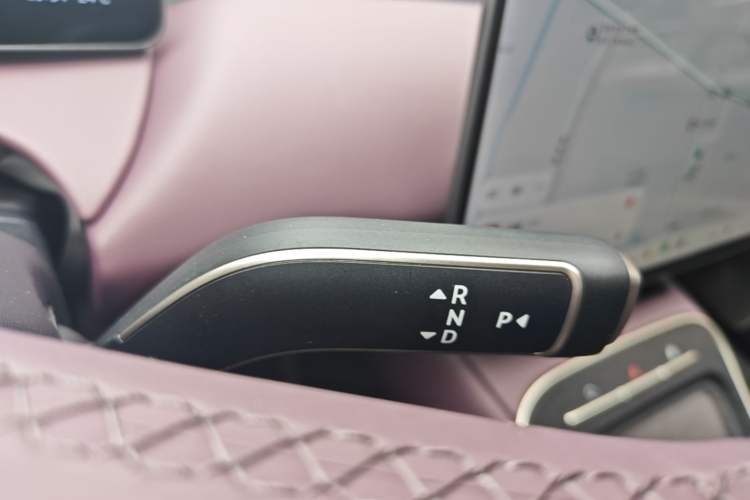 Used Nio ET5T 2025 75 kWh Touring Gear Lever