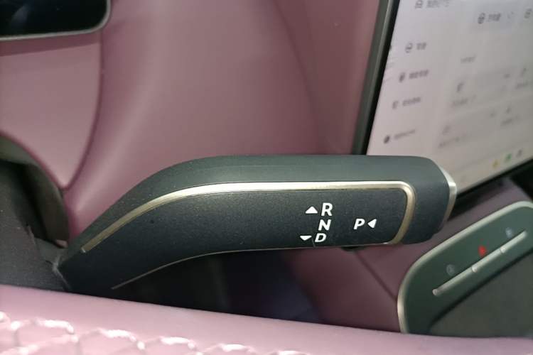 Used Nio ET5T 2025 75 kWh Touring Gear Lever