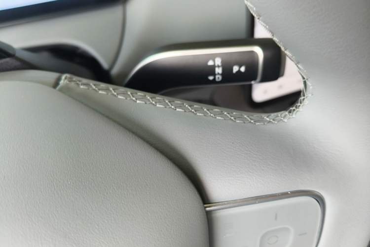 Used Nio ET5T 2025 75 kWh Touring Gear Lever