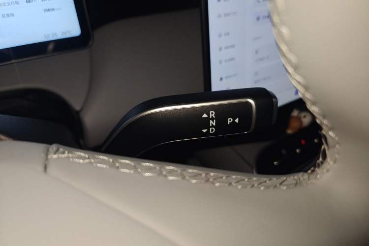 Used Nio ET5T 2025 75 kWh Touring Gear Lever