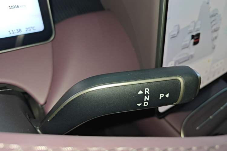 Used Nio ET5T 2025 75 kWh Touring Gear Lever
