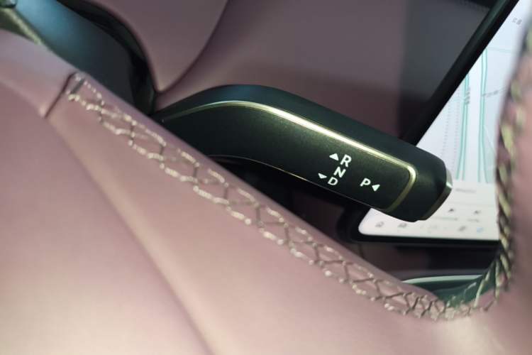 Used Nio ET5T 2025 75 kWh Touring Gear Lever