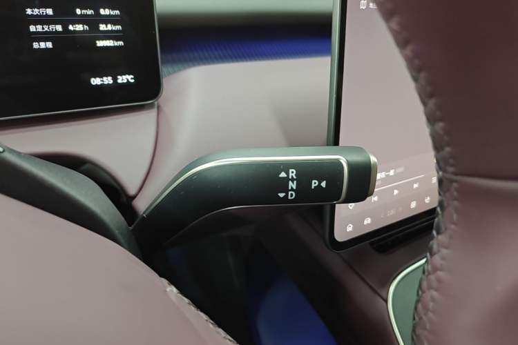 Used Nio ET5T 2025 75 kWh Touring Gear Lever