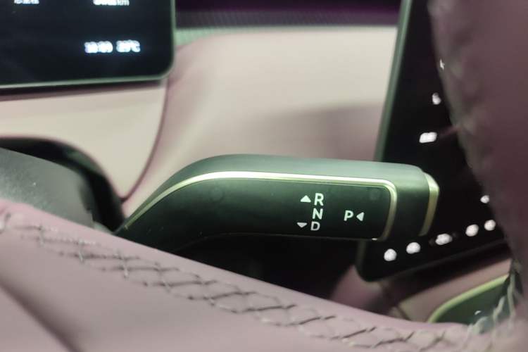 Used Nio ET5T 2025 75 kWh Touring Gear Lever