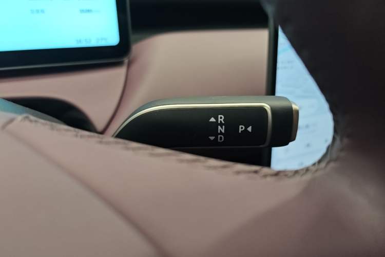 Used Nio ET5T 2025 75 kWh Touring Gear Lever